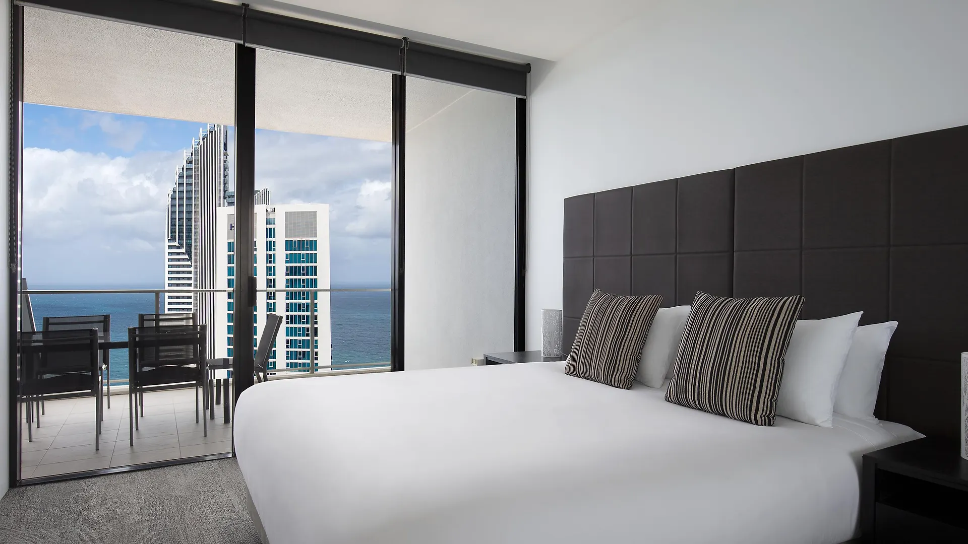 Mantra Circle On Cavill Aparthotel Guldkusten