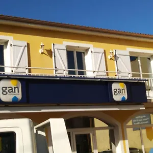 logis-saint-austremoine.hotels-rhonealpes.com/