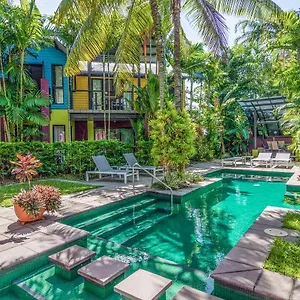 Dreamcatcher Beach-side **** Port Douglas