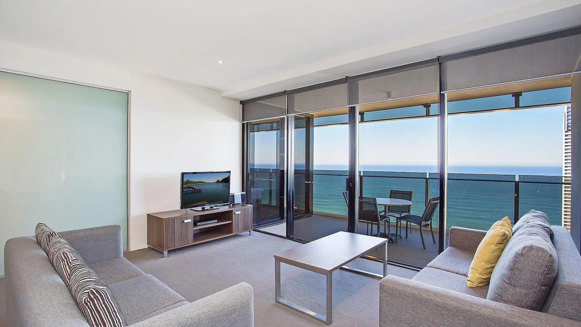 Mantra Circle On Cavill Aparthotel Gold Coast